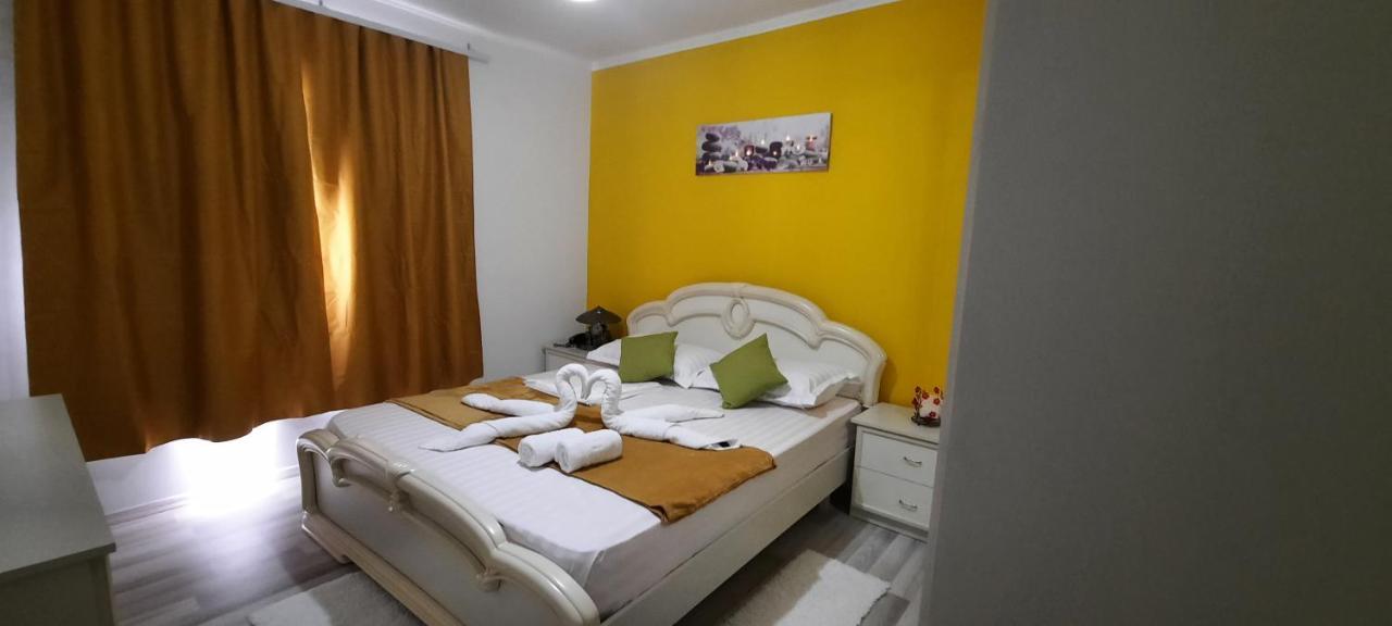Apartament Clara Permet Appartamento Esterno foto