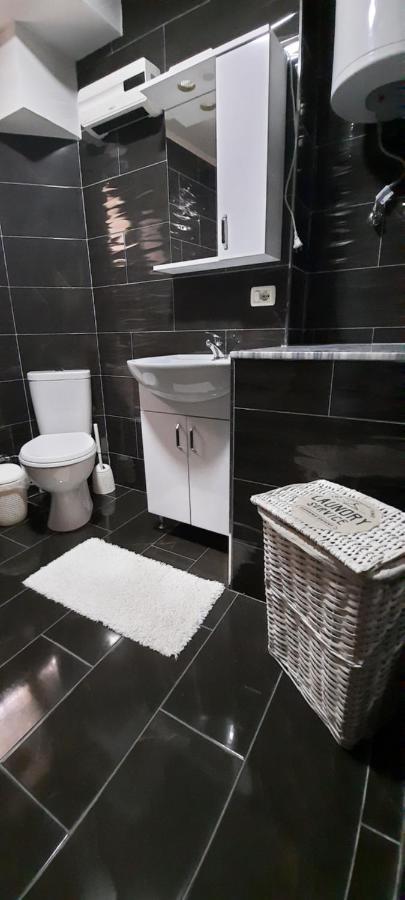 Apartament Clara Permet Appartamento Esterno foto
