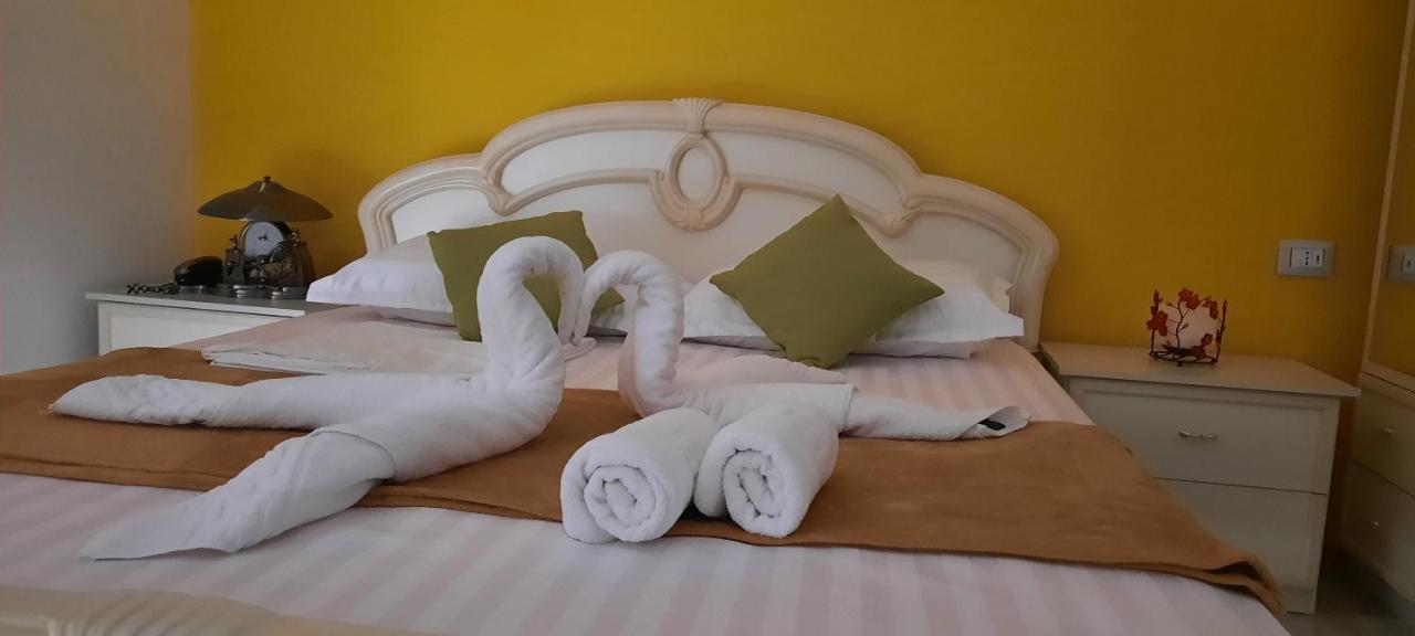 Apartament Clara Permet Appartamento Esterno foto